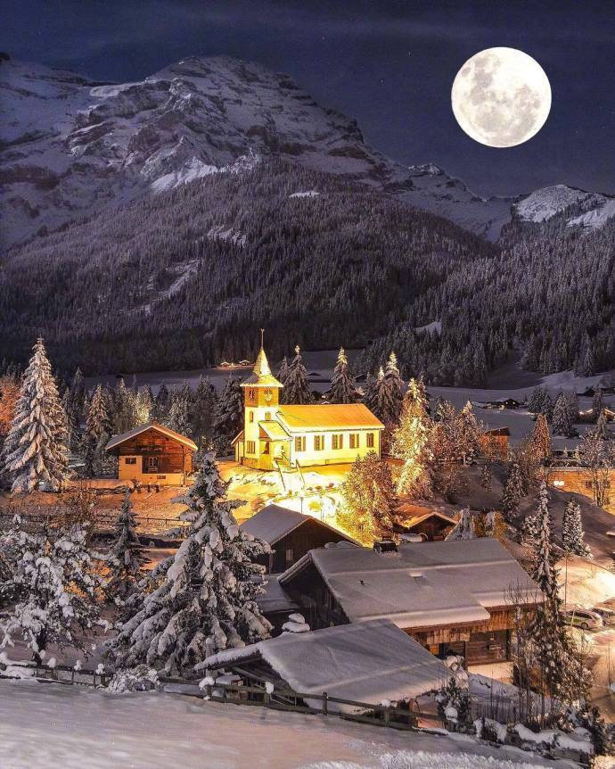 瑞士雪夜，仿佛童话世界一般，美呆了(图4)