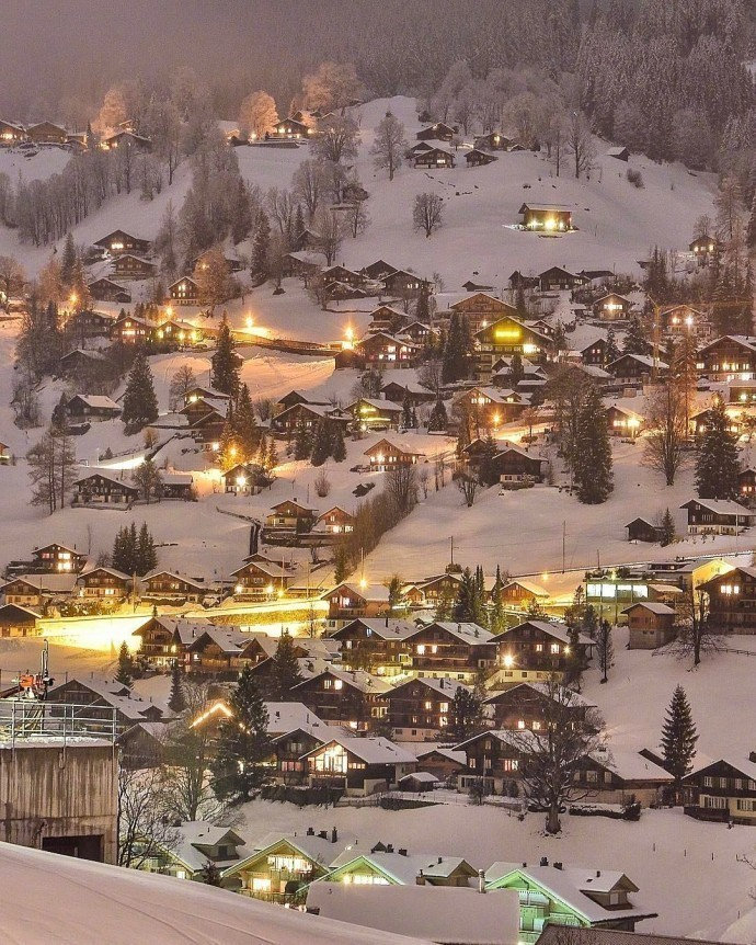 瑞士雪夜，仿佛童话世界一般，美呆了(图8)